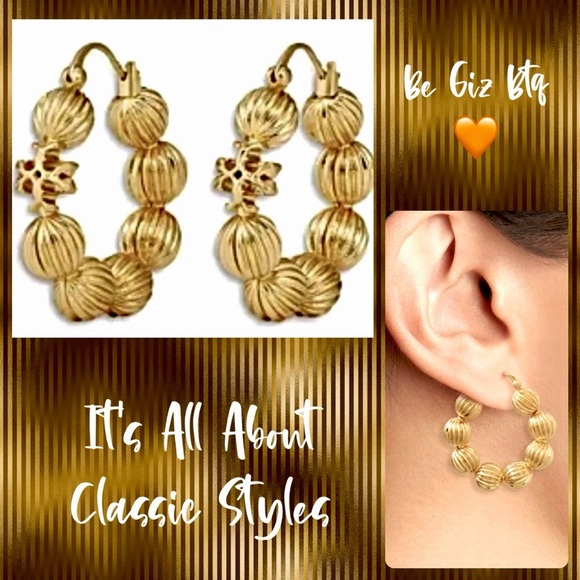 🆕 Tory Burch Authentic Roxanne Gold Fluted Bead Hoop Earrings - Picture 1 of 11